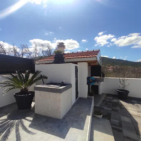 Luce Villa