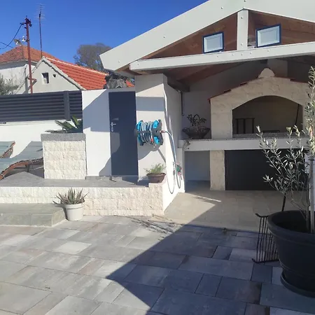 וילה Luce Ljubitovica
