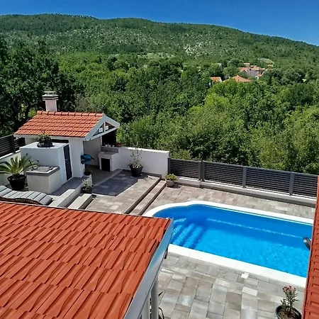 Luce With Private Pool Near Trogir Villa Ljubitovica